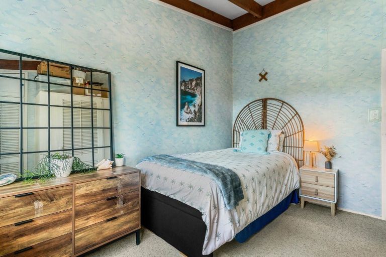 Photo of property in 12 Whangarei Heads Road, Onerahi, Whangarei, 0110