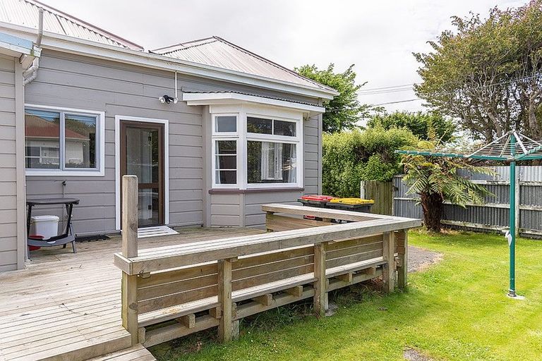 Photo of property in 195 Macandrew Road, South Dunedin, Dunedin, 9012