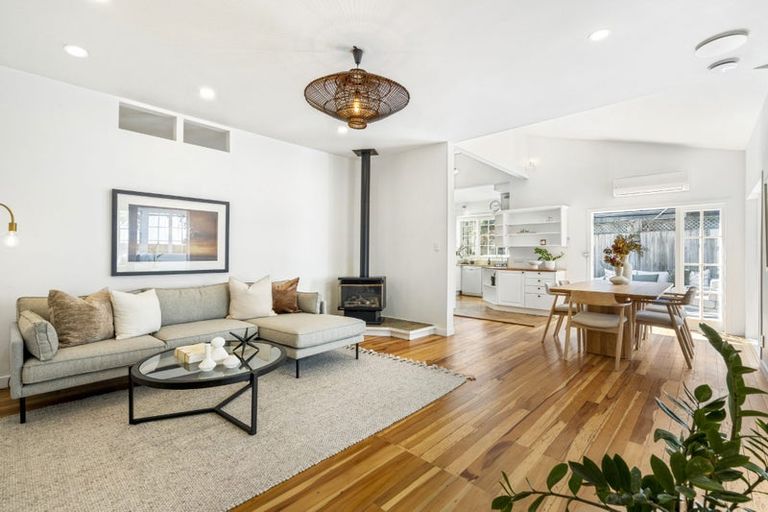 Photo of property in 2/40a Norwood Road, Bayswater, Auckland, 0622