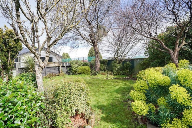 Photo of property in 102 Ross Street, Grasmere, Invercargill, 9810