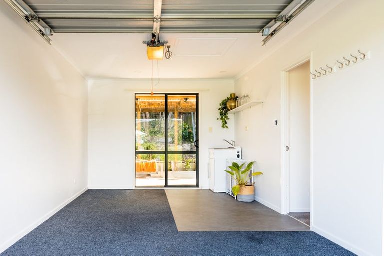 Photo of property in 30 Cabeleigh Drive, Helensville, 0800