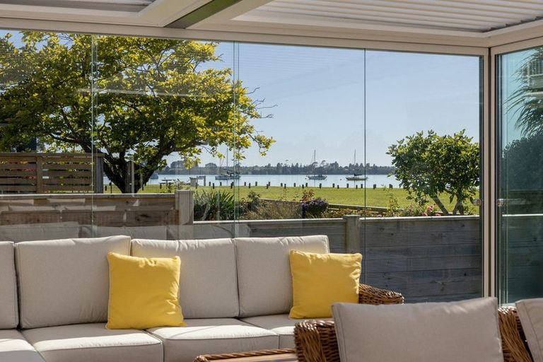 Photo of property in 26 Harbour View Road, Omokoroa, 3114