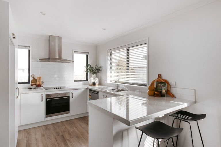 Photo of property in 27 Silver Fern Lane, Papamoa, 3118