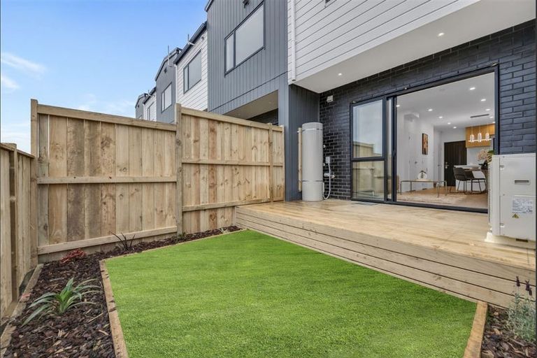 Photo of property in 41 Kiato Lane, Flat Bush, Auckland, 2019