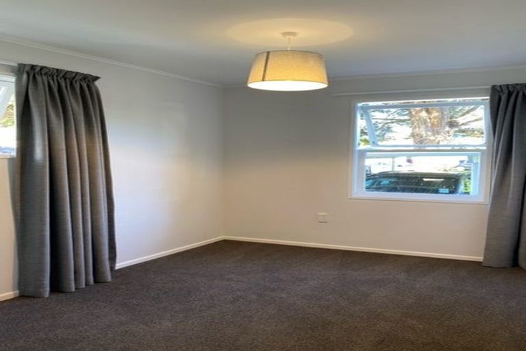 Photo of property in 6 Moehau Grove, Trentham, Upper Hutt, 5018