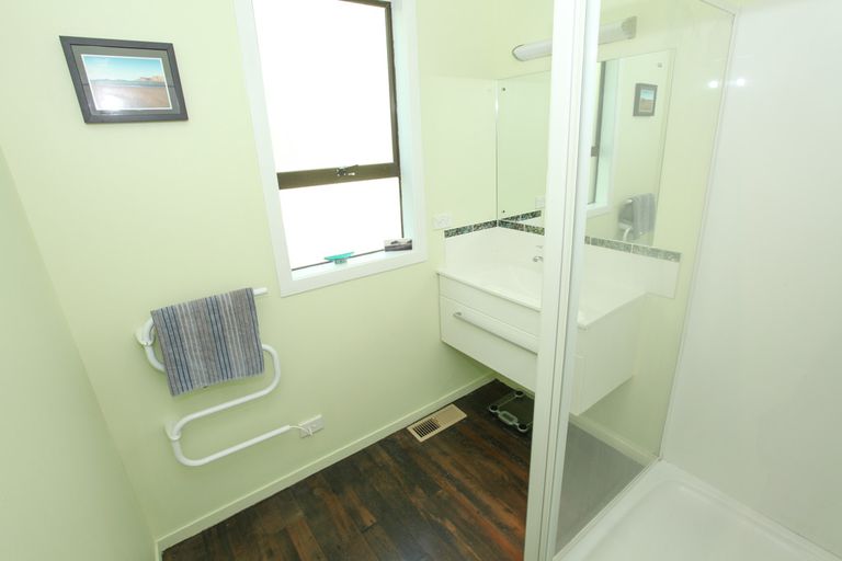 Photo of property in 18 Lily Street, Raglan, 3225