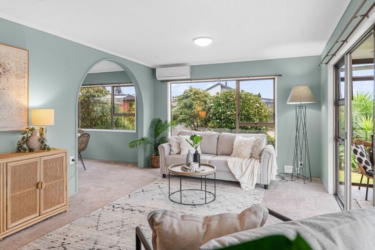 Photo of property in 6 Walnut Grove, Omokoroa, 3114