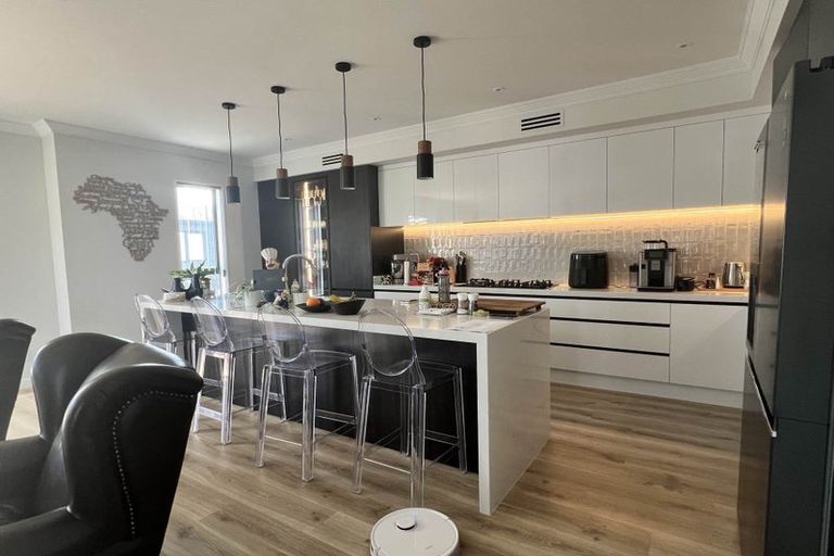 Photo of property in 40 Kotuitui Drive, Wainui, 0992