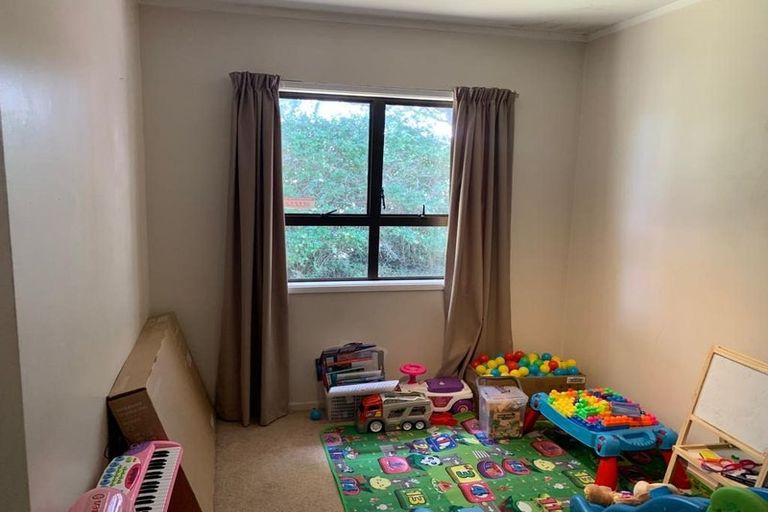 Photo of property in 1/7 Waverley Avenue, Glenfield, Auckland, 0629