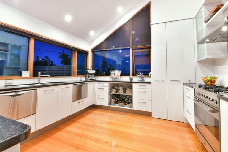 Photo of property in 54 Ardern Avenue, Stanmore Bay, Whangaparaoa, 0932
