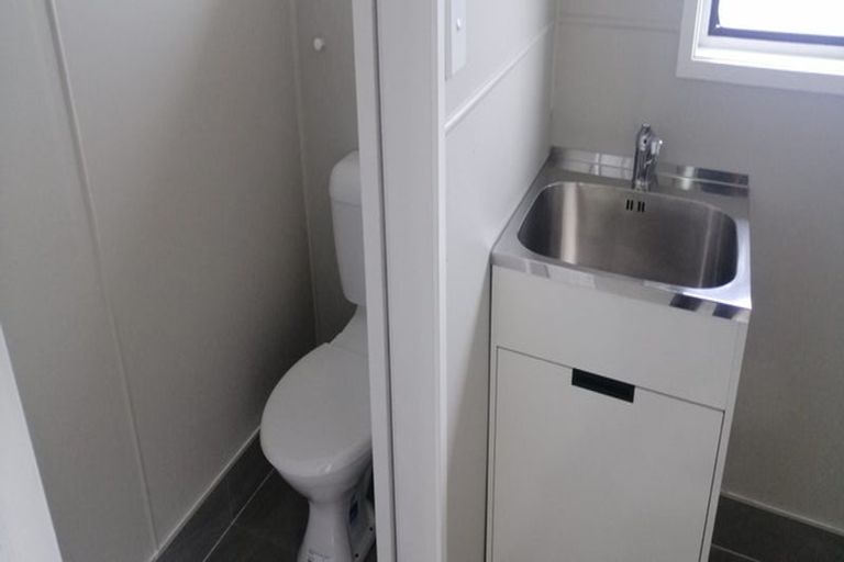 Photo of property in 5 Spinella Drive, Bayview, Auckland, 0629