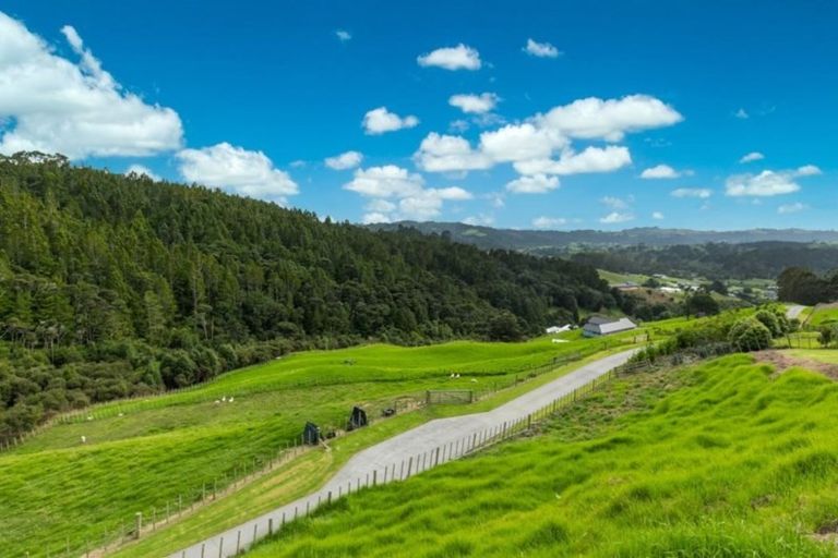 Photo of property in 65 Moses Road, Kaukapakapa, 0873