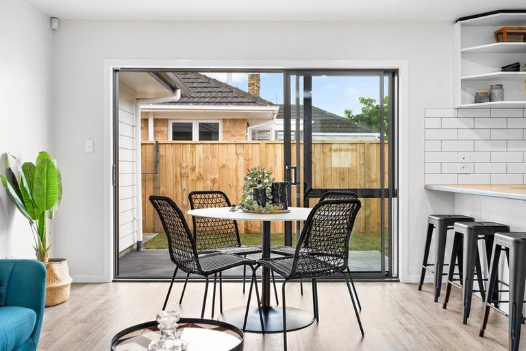 Photo of property in 2/7 Fenwick Crescent, Hillcrest, Hamilton, 3216