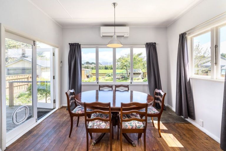 Photo of property in 6 South Featherston Road, South Featherston, Featherston, 5771