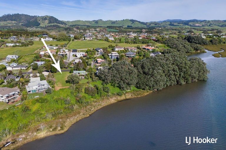 Photo of property in 22 Pohutukawa Drive, Athenree, Waihi Beach, 3177