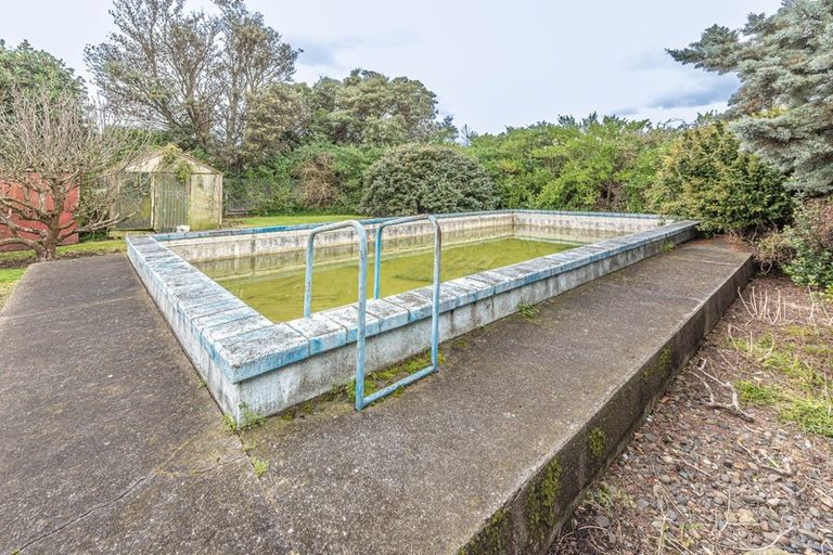 Photo of property in 16 Laird Street, Castlecliff, Whanganui, 4501
