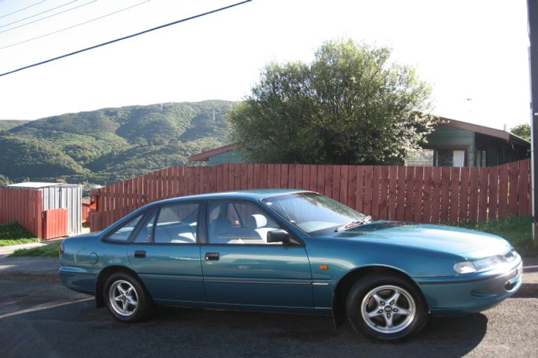 Photo of property in 4 Castle Crescent, Stokes Valley, Lower Hutt, 5019