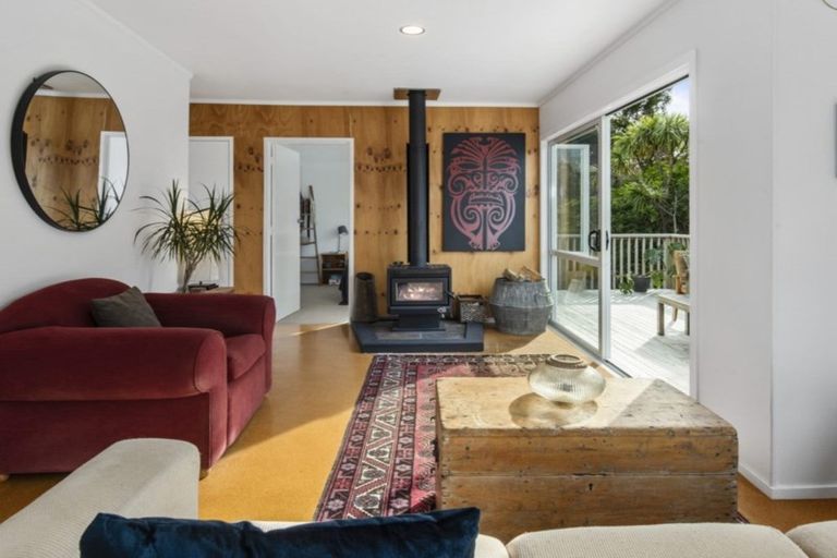 Photo of property in 3 Ferndale Avenue, Leigh, 0985