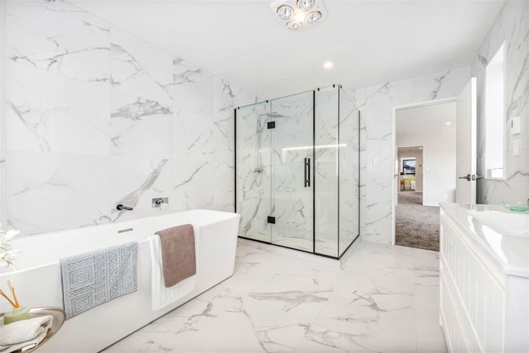 Photo of property in 13 Downpatrick Drive, Flat Bush, Auckland, 2019