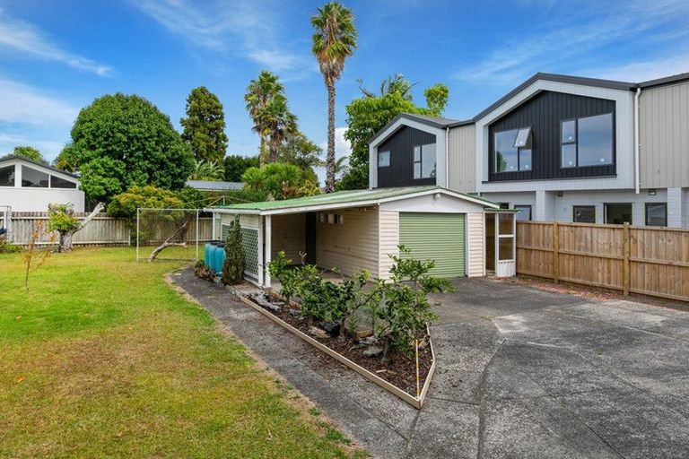 Photo of property in 12 Montmere Avenue, Te Atatu Peninsula, Auckland, 0610