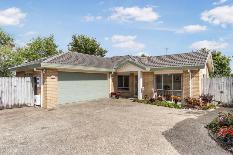 Photo of property in 2/3 Inagh Close, Dannemora, Auckland, 2016