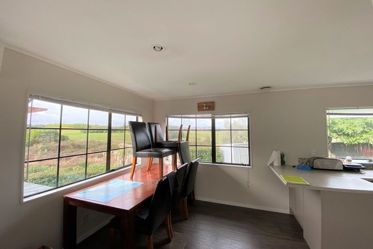 Photo of property in 8 Midvale Place, Burswood, Auckland, 2013