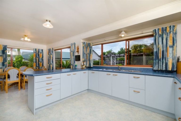 Photo of property in 24 Sunny Crescent, Huapai, Kumeu, 0810