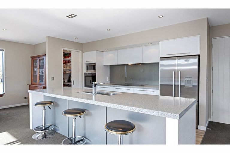 Photo of property in 12 Coachmans Road, Prebbleton, 7604