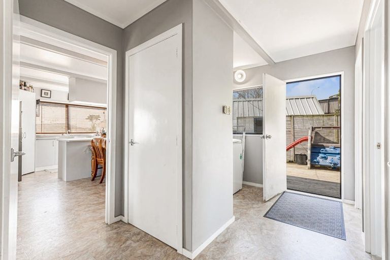 Photo of property in 1/127 Boundary Road, Clover Park, Auckland, 2019