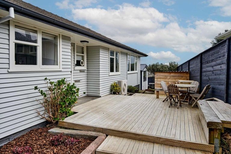 Photo of property in 15 Penguin Grove, Waitangirua, Porirua, 5024