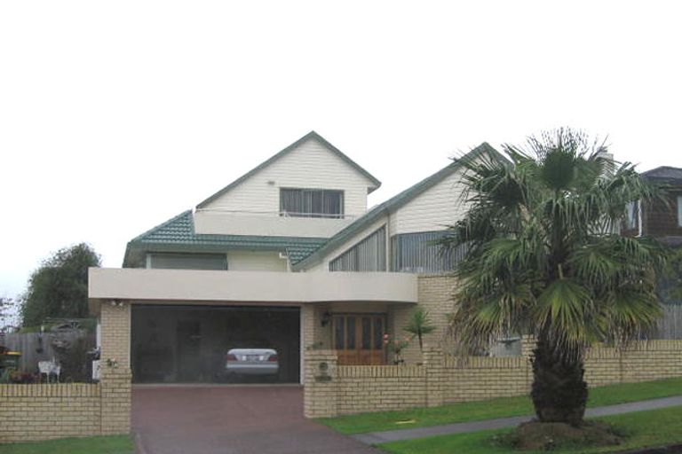 Photo of property in 28 San Bernadino Drive, Henderson, Auckland, 0612