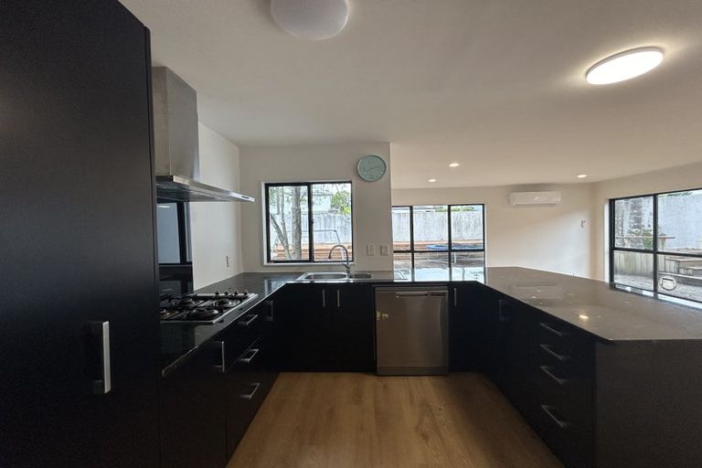 Photo of property in 1/22 Nile Road, Milford, Auckland, 0620