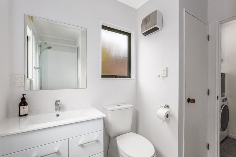 Photo of property in 105 Marine Parade, Eastbourne, Lower Hutt, 5013