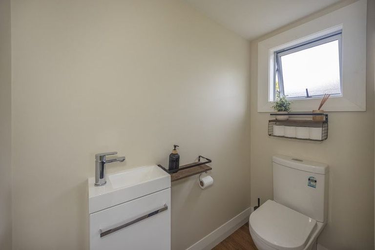 Photo of property in 64 Perth Street, South Hill, Oamaru, 9400