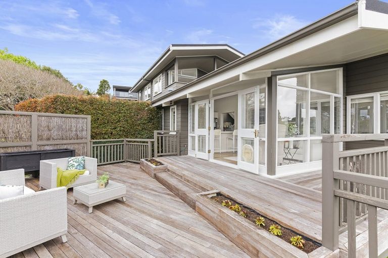 Photo of property in 104 Mellons Bay Road, Mellons Bay, Auckland, 2014