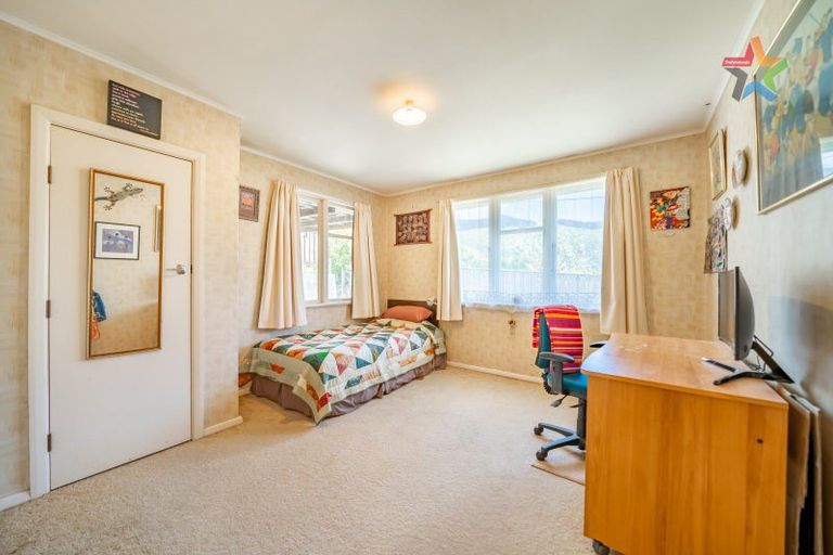 Photo of property in 12 Larsen Crescent, Tawa, Wellington, 5028