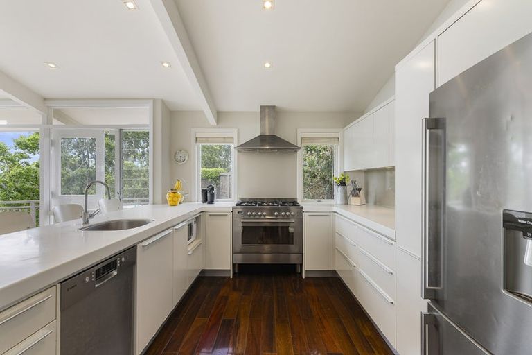 Photo of property in 104 Mellons Bay Road, Mellons Bay, Auckland, 2014