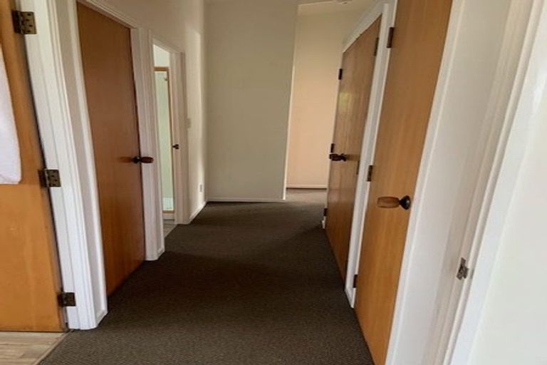 Photo of property in 1/232 Henderson Valley Road, Henderson, Auckland, 0612