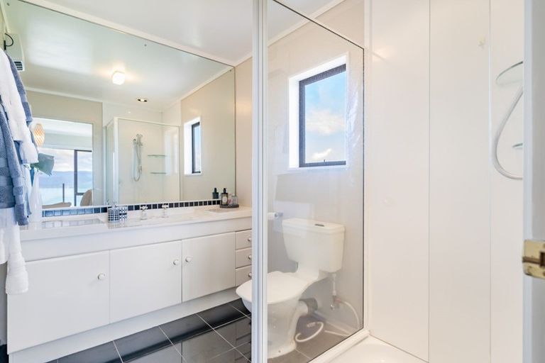 Photo of property in 42 Gurkha Crescent, Khandallah, Wellington, 6035