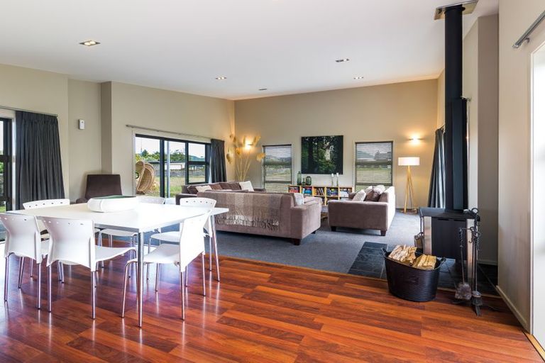 Photo of property in 52 Kenrigg Road, Kinloch, Taupo, 3377