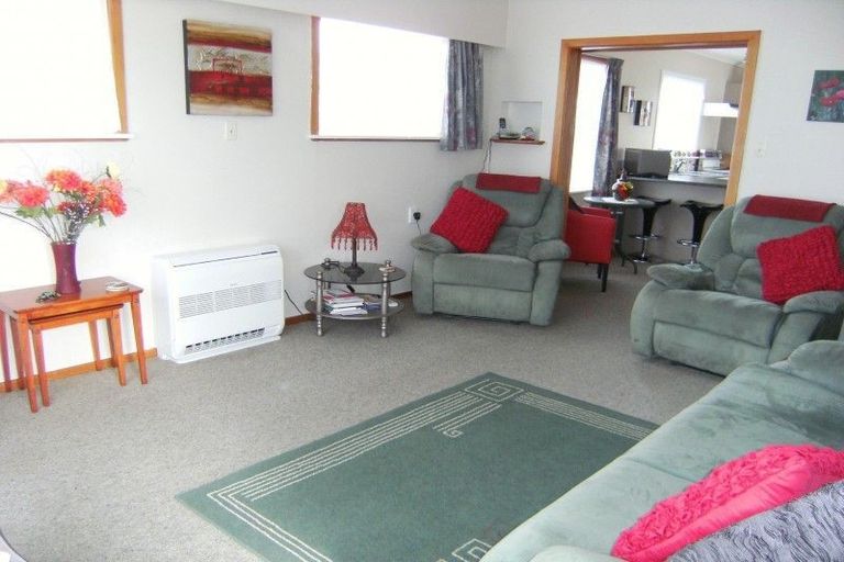 Photo of property in 55 Queenwood Road, Levin, 5510