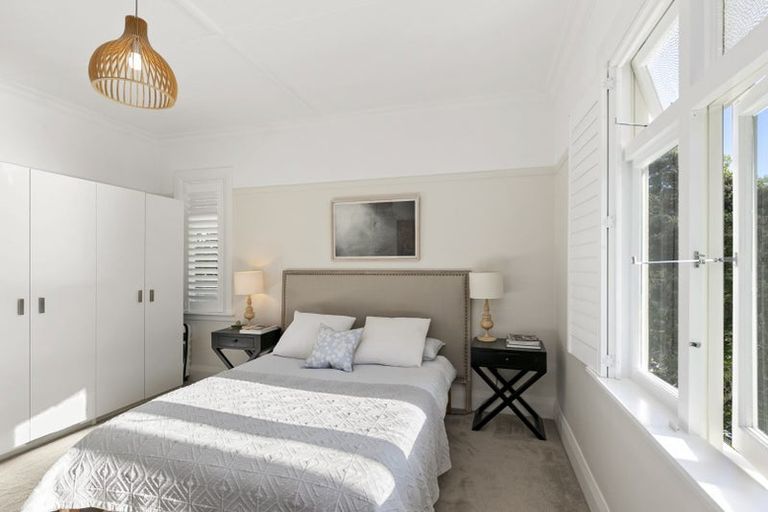 Photo of property in 53 Palliser Road, Roseneath, Wellington, 6011