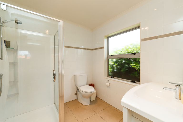 Photo of property in 19 Karina Terrace, Roslyn, Palmerston North, 4414