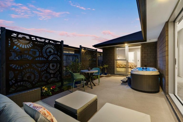 Photo of property in 15 Tiria Drive, Papamoa Beach, Papamoa, 3118
