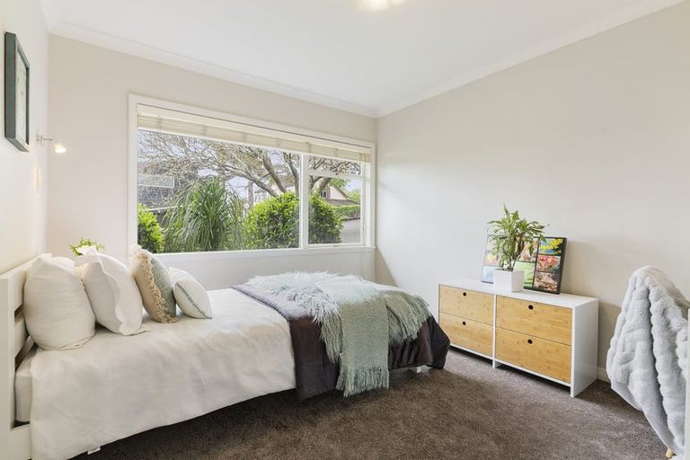 Photo of property in 104 Mellons Bay Road, Mellons Bay, Auckland, 2014