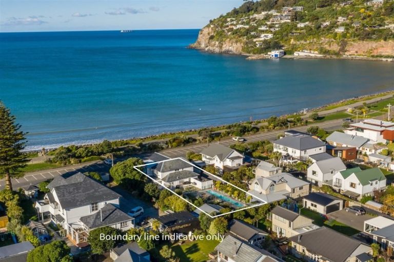 Photo of property in 100 Esplanade, Sumner, Christchurch, 8081