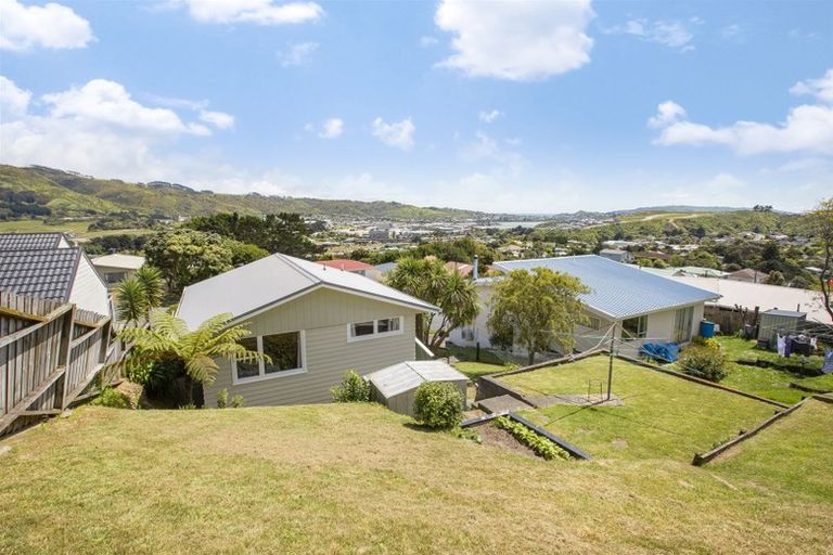Photo of property in 37 Ernest Street, Ranui, Porirua, 5024