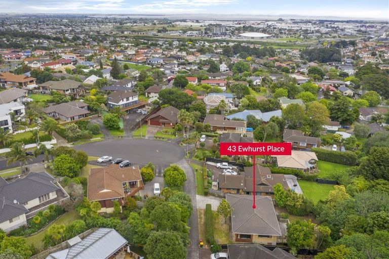 Photo of property in 43 Ewhurst Place, Goodwood Heights, Auckland, 2105