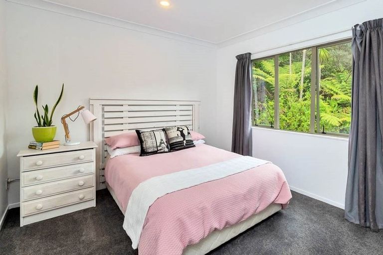 Photo of property in 40 Helen Ryburn Place, Torbay, Auckland, 0630