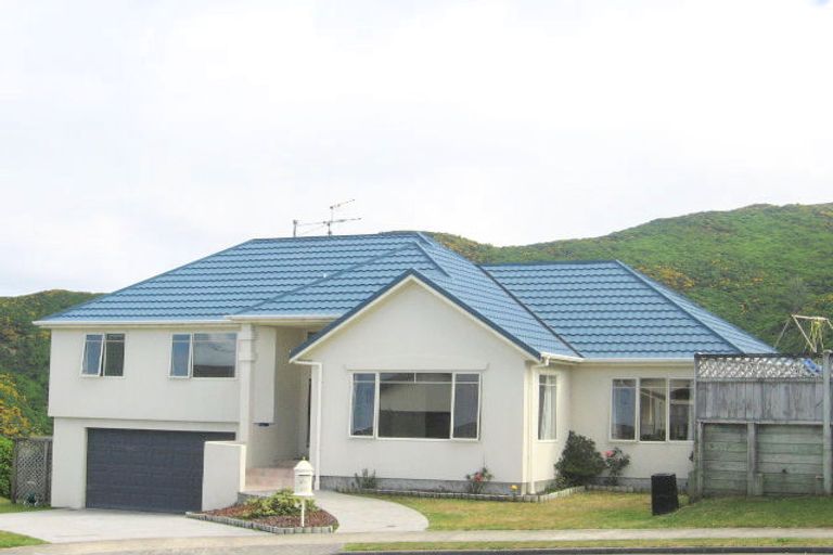 Photo of property in 124 Ashton Fitchett Drive, Brooklyn, Wellington, 6021